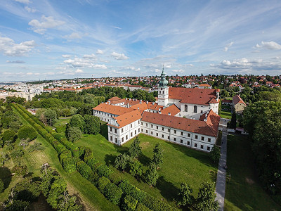 Vaše podzimní eventy a vánoční večírky v noblesním prostředí Břevnovského kláštera