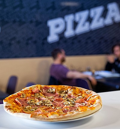 Pizza v Café Empiria